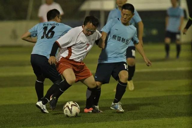 乌拉圭vs沙特比赛时裁判组将穿粉色裁判服！FIFA：向迈阿密致敬
